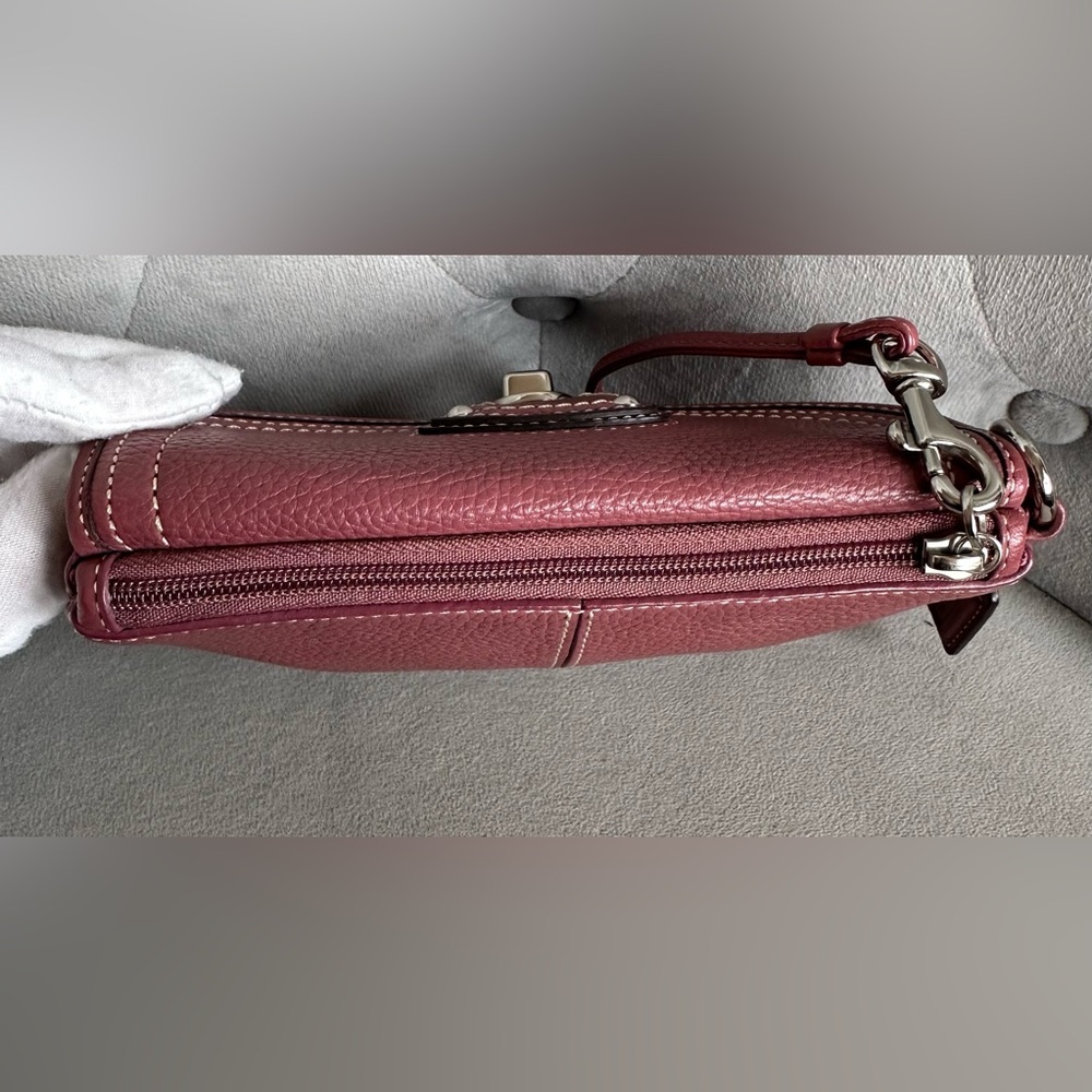 New Coach Leather Wristlet - Picture 10 of 13
